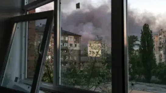 Skutki rosyjskiego ataku na Kijów Fot. PAP/Vladyslav Musiienko