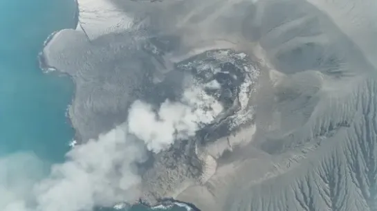 Erupcja wulkanu Anak Krakatau. Fot. PAP/EPA/INDONESIAN GEOLOGICAL AGENCY