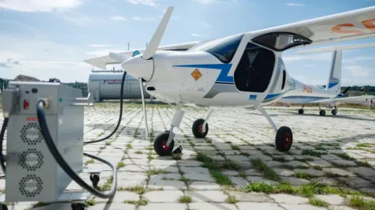 rezentacja pierwszego w Polsce samolotu elektrycznego Pipistrel Velis Electro SP na Lotnisku Katowice-Muchowiec, fot. PAP/Art Service