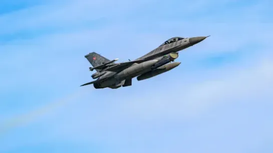 F-16 (zdjęcie ilustracyjne). Fot. PAP/Jakub Kaczmarczyk