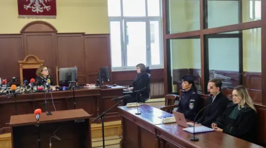  Sebastian M. oraz jego pełnomocniczka mec. Katarzyna Hebda na sali Sądu Rejonowego w Piotrkowie Trybunalskim. Fot. PAP/Marian Zubrzycki