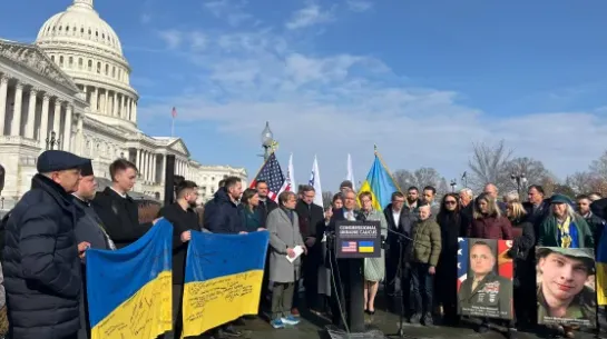 Kongresmeni wzywają do dalszych sankcji wobec Rosji, w tym na firmy naftowe i sektor bankowy. Fot. PAP/Dziurdzińska Natalia