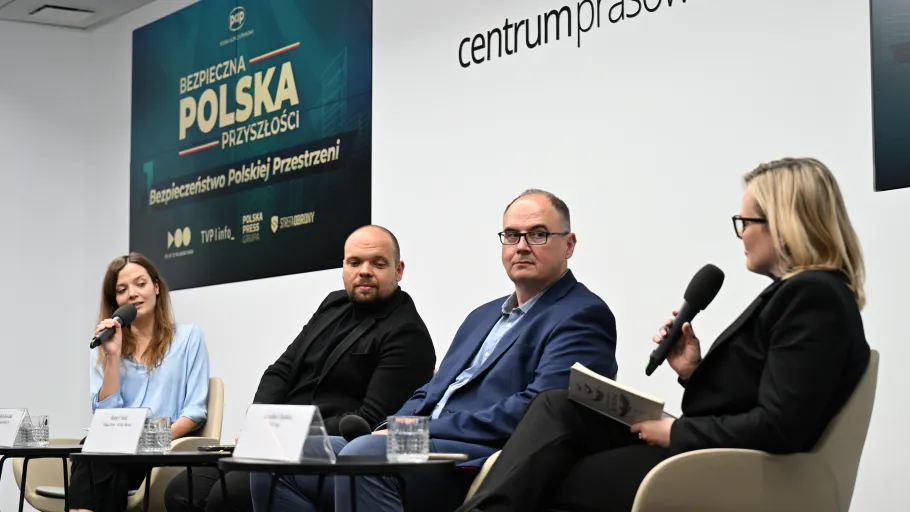 Debata PAP, dziennikarze redakcji PAP, TVP Info, PR24, Polska Press Grupa. fot. PAP /Marcin Kmieciński